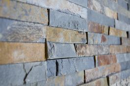 KAMEN DEKORATIVNI NARAVNI MULTICOLOR 5 60x15x1-2cm 0,72m2/pkt