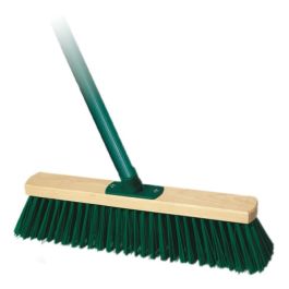 Metla zunanja z ročajem, 40 cm, (trše PVC ščetine)York
