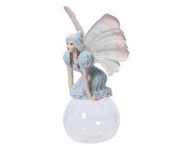 Figura vila viseča sedeča na krogli 15 cm, Kaem.